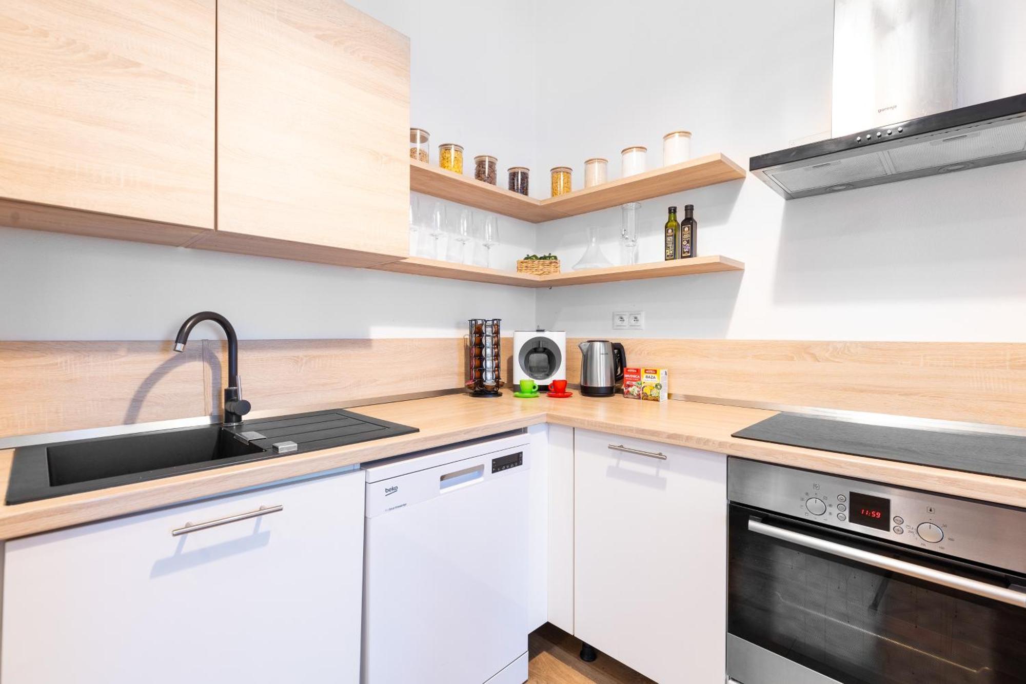 Skackava - Beautiful New Apartment In Direct Centrum, 24H Self Check-In 班斯卡-比斯特里察 外观 照片