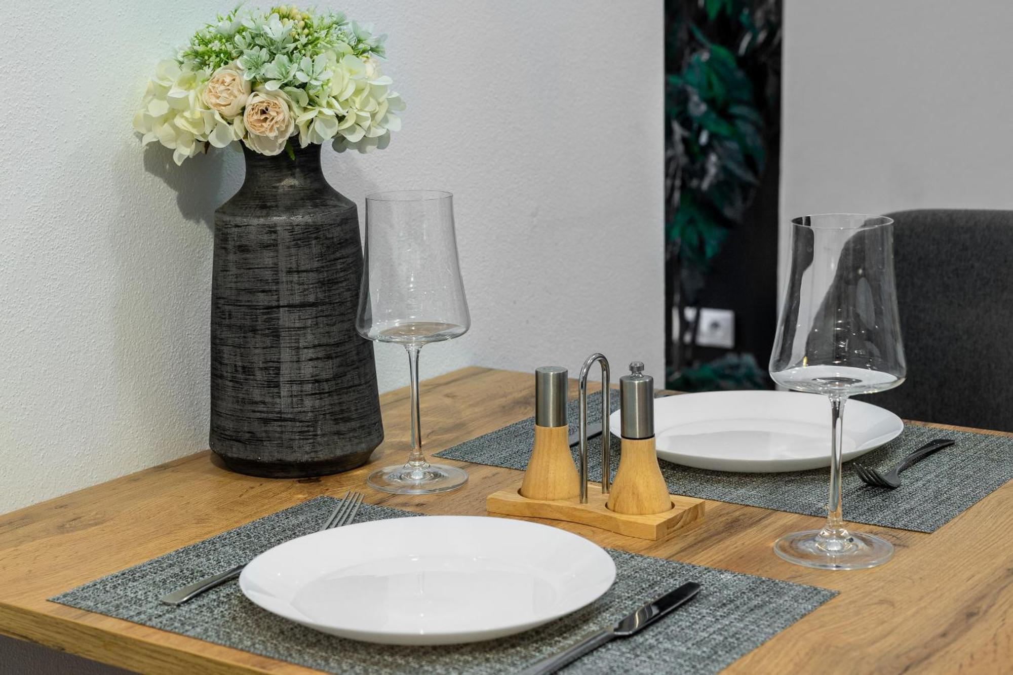 Skackava - Beautiful New Apartment In Direct Centrum, 24H Self Check-In 班斯卡-比斯特里察 外观 照片